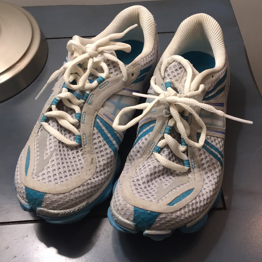 Brooks Pure Connect running shoes